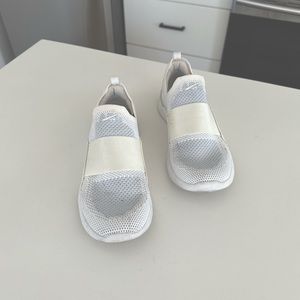 APL Techloom Bliss Sneaker - white/Blue - 9